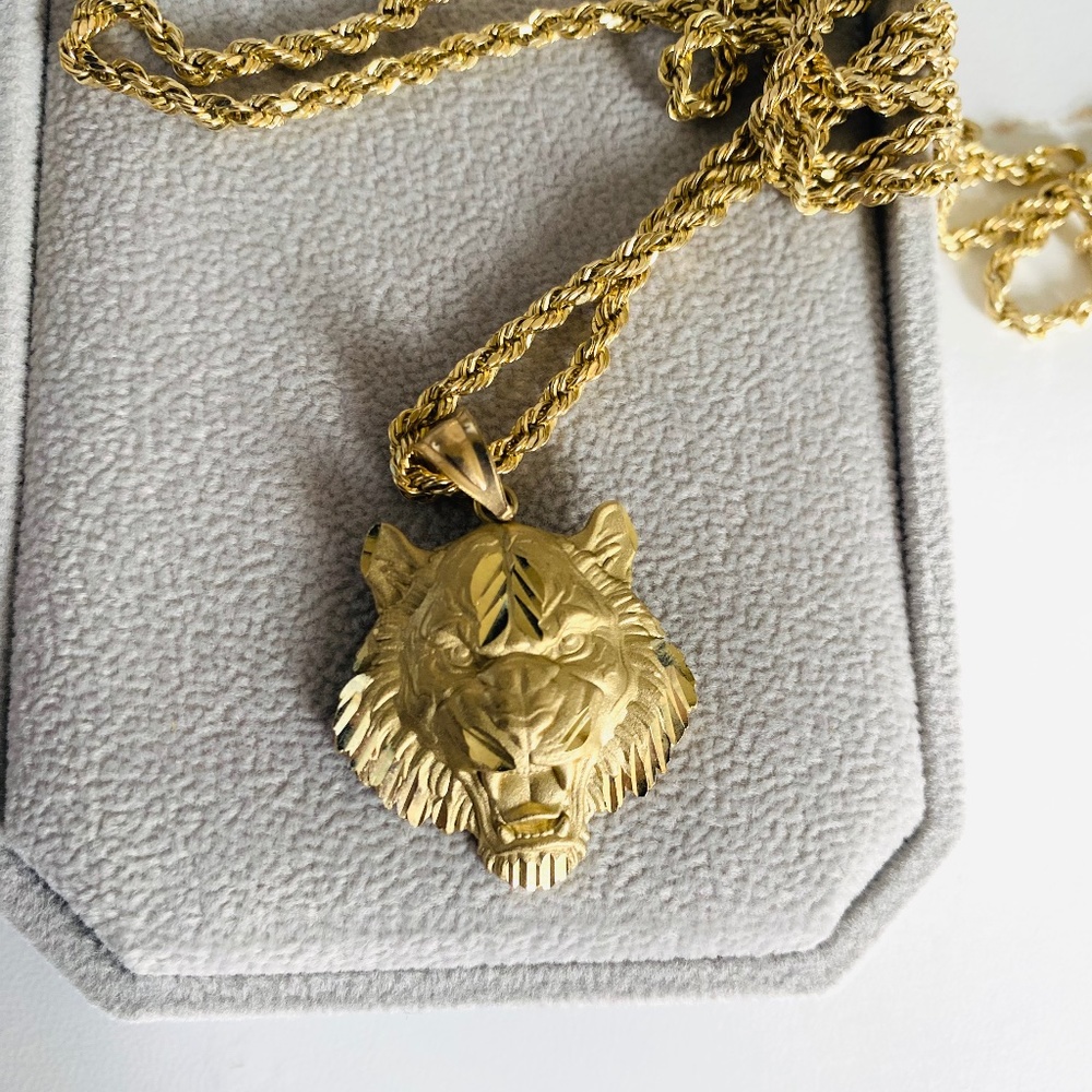 10k Gold Tiger head pendant and necklace